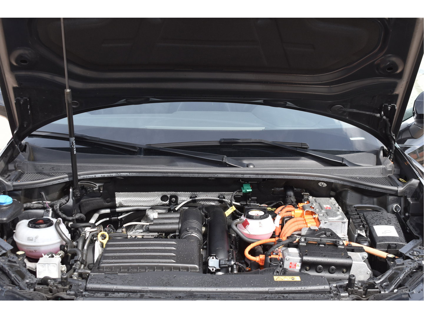 Audi Q3 45 TFSI e S edition S-Line 245 PK | NL-Auto | Keyless | Carplay | Virtual cockpit | DAB | Elekt.trekhaak | Full LED | Allweathers