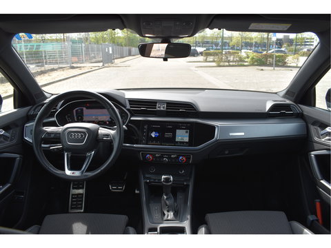 Audi Q3 45 TFSI e S edition S-Line 245 PK | NL-Auto | Keyless | Carplay | Virtual cockpit | DAB | Elekt.trekhaak | Full LED | Allweathers