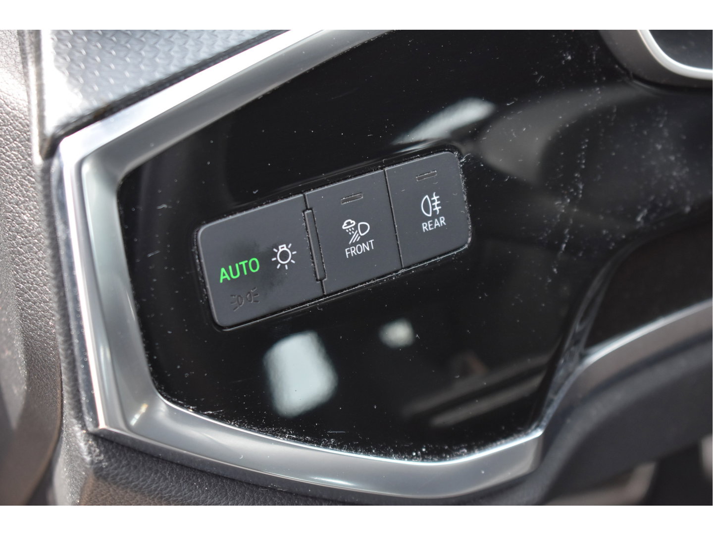 Audi Q3 45 TFSI e S edition S-Line 245 PK | NL-Auto | Keyless | Carplay | Virtual cockpit | DAB | Elekt.trekhaak | Full LED | Allweathers