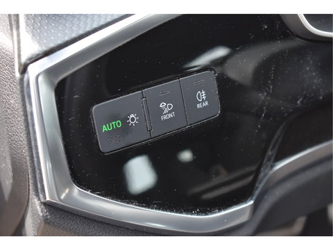 Audi Q3 45 TFSI e S edition S-Line 245 PK | NL-Auto | Keyless | Carplay | Virtual cockpit | DAB | Elekt.trekhaak | Full LED | Allweathers