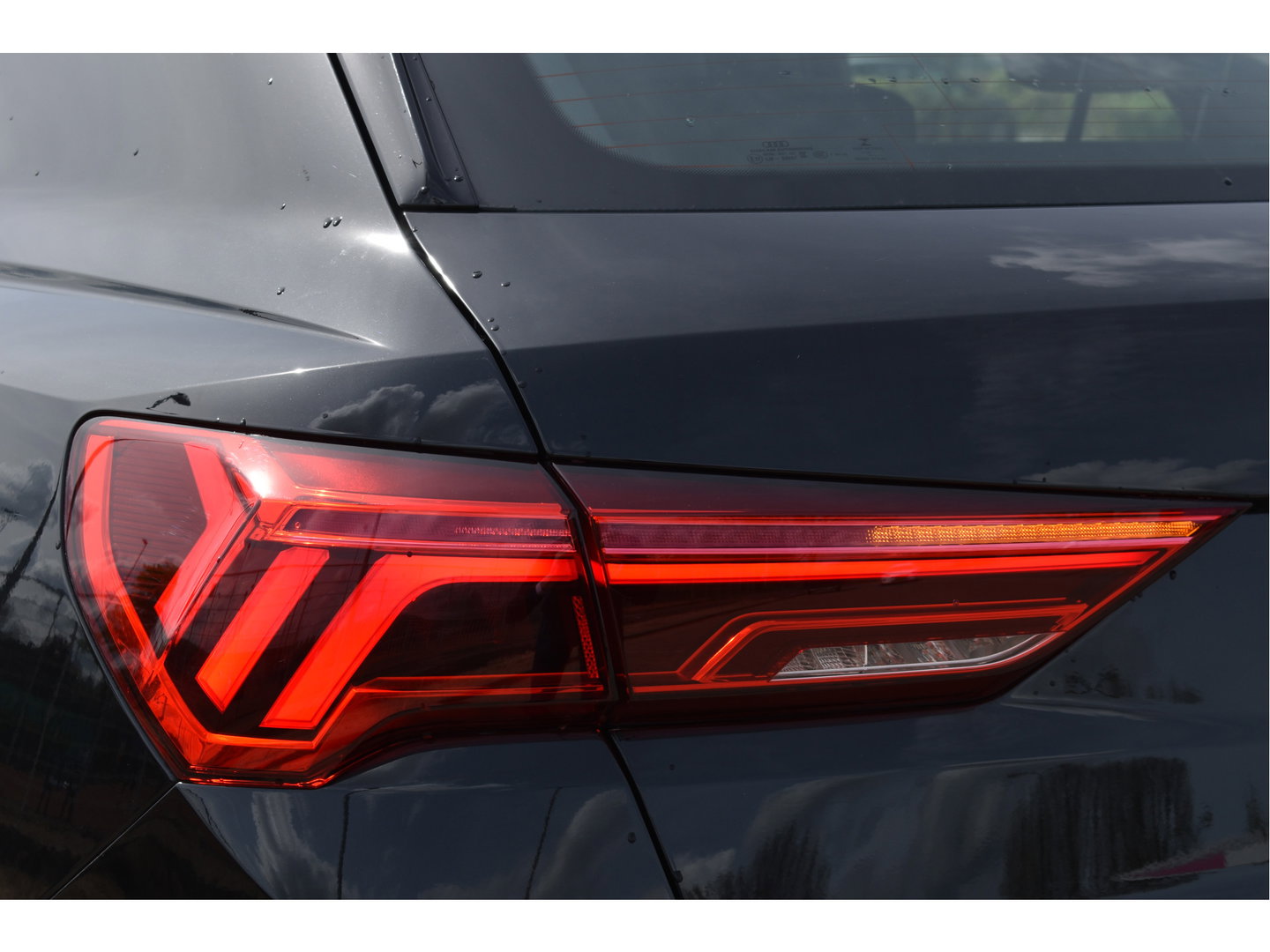 Audi Q3 45 TFSI e S edition S-Line 245 PK | NL-Auto | Keyless | Carplay | Virtual cockpit | DAB | Elekt.trekhaak | Full LED | Allweathers