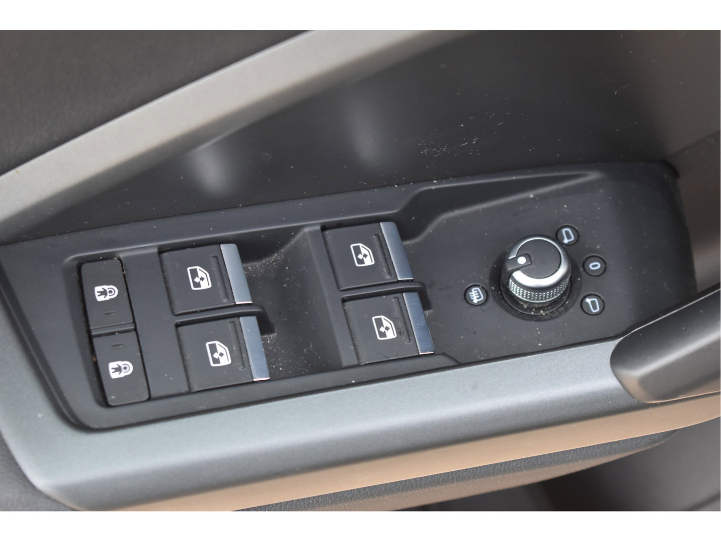 Audi Q3 45 TFSI e S edition S-Line 245 PK | NL-Auto | Keyless | Carplay | Virtual cockpit | DAB | Elekt.trekhaak | Full LED | Allweathers