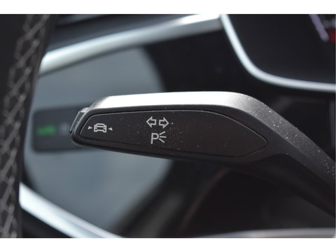 Audi Q3 45 TFSI e S edition S-Line 245 PK | NL-Auto | Keyless | Carplay | Virtual cockpit | DAB | Elekt.trekhaak | Full LED | Allweathers