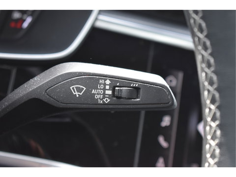 Audi Q3 45 TFSI e S edition S-Line 245 PK | NL-Auto | Keyless | Carplay | Virtual cockpit | DAB | Elekt.trekhaak | Full LED | Allweathers