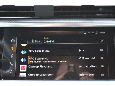 Audi Q3 45 TFSI e S edition S-Line 245 PK | NL-Auto | Keyless | Carplay | Virtual cockpit | DAB | Elekt.trekhaak | Full LED | Allweathers