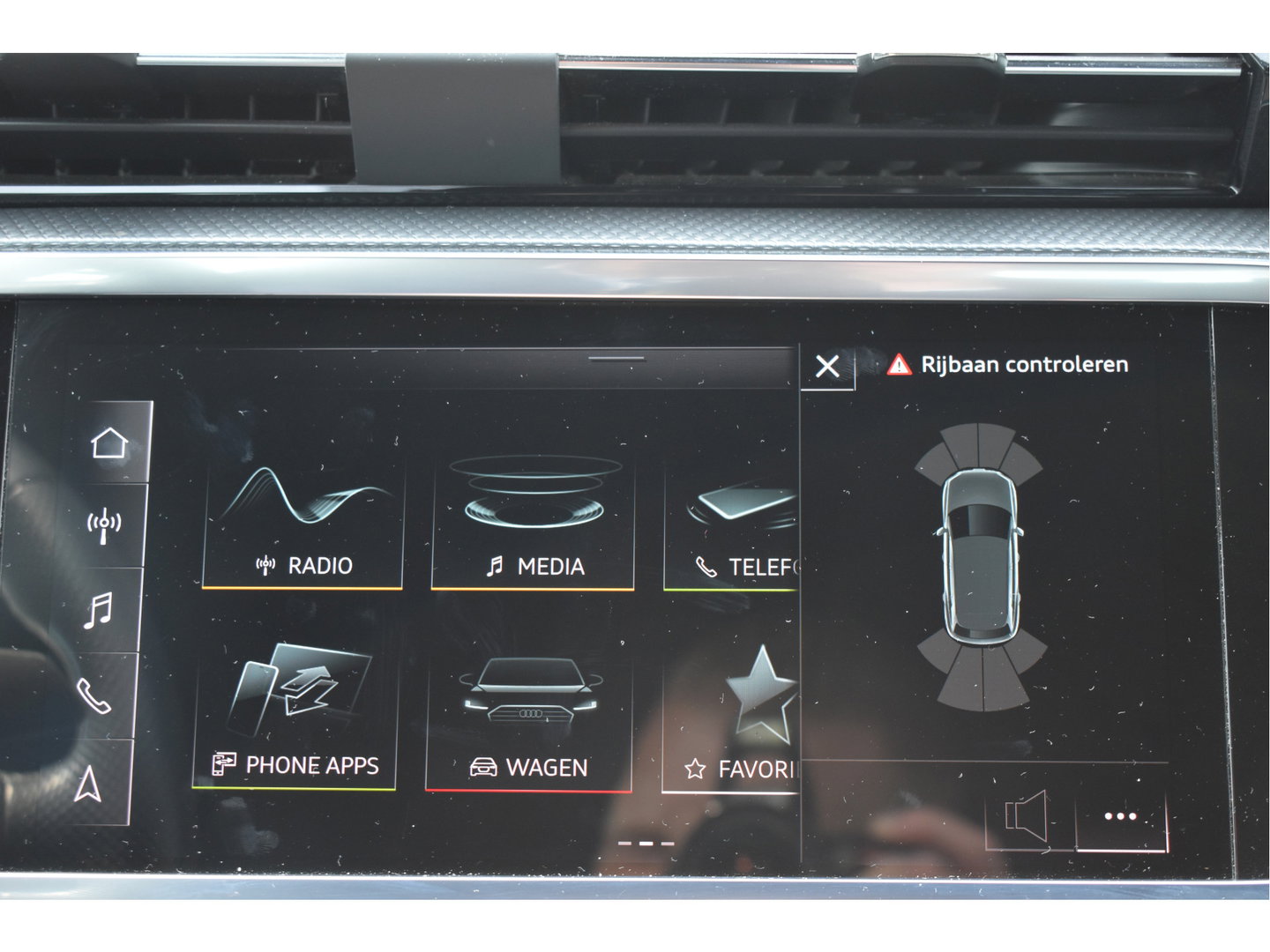 Audi Q3 45 TFSI e S edition S-Line 245 PK | NL-Auto | Keyless | Carplay | Virtual cockpit | DAB | Elekt.trekhaak | Full LED | Allweathers