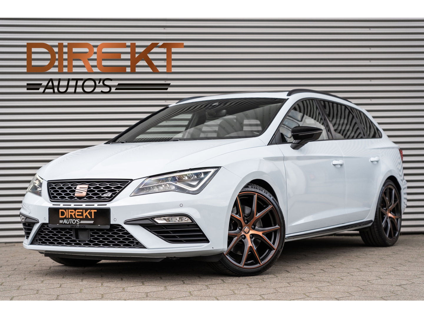 SEAT Leon ST 2.0 TSI CUPRA 4DRIVE DYNAMIC GREY PANO BEATS