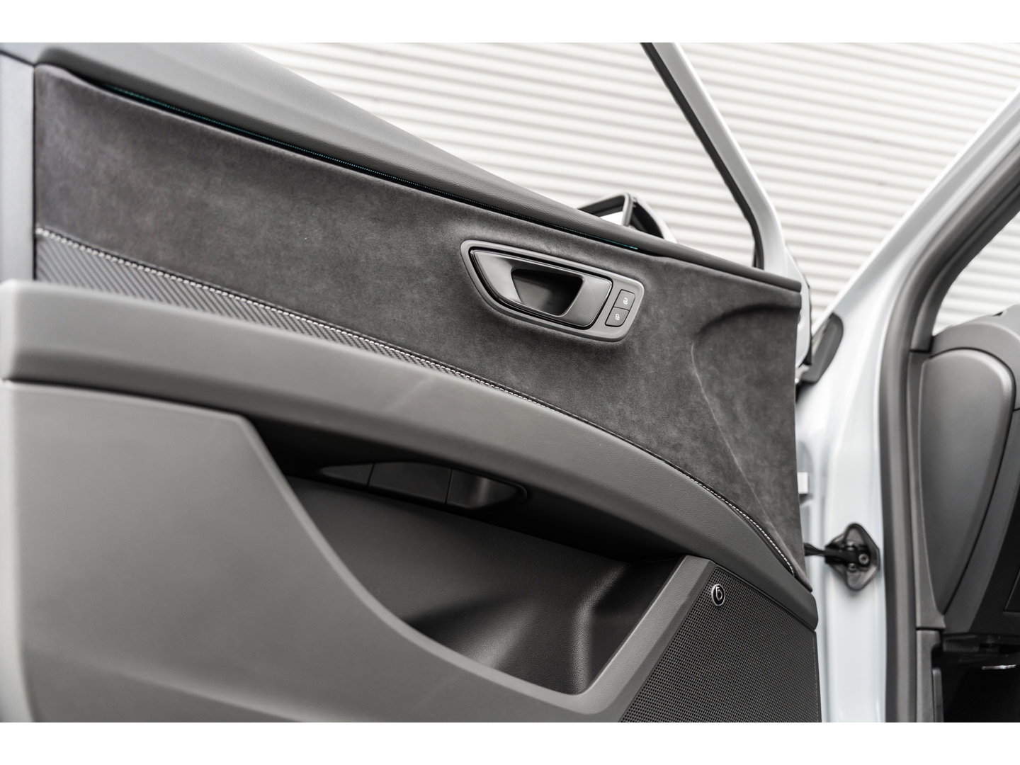 SEAT Leon ST 2.0 TSI CUPRA 4DRIVE DYNAMIC GREY PANO BEATS