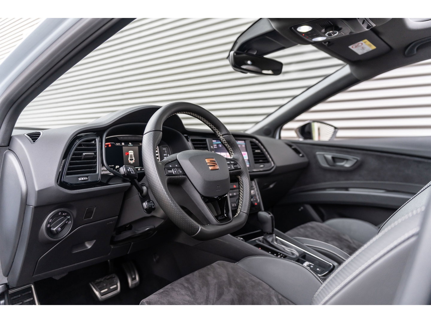 SEAT Leon ST 2.0 TSI CUPRA 4DRIVE DYNAMIC GREY PANO BEATS