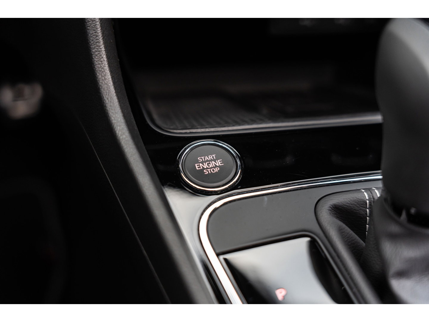 SEAT Leon ST 2.0 TSI CUPRA 4DRIVE DYNAMIC GREY PANO BEATS