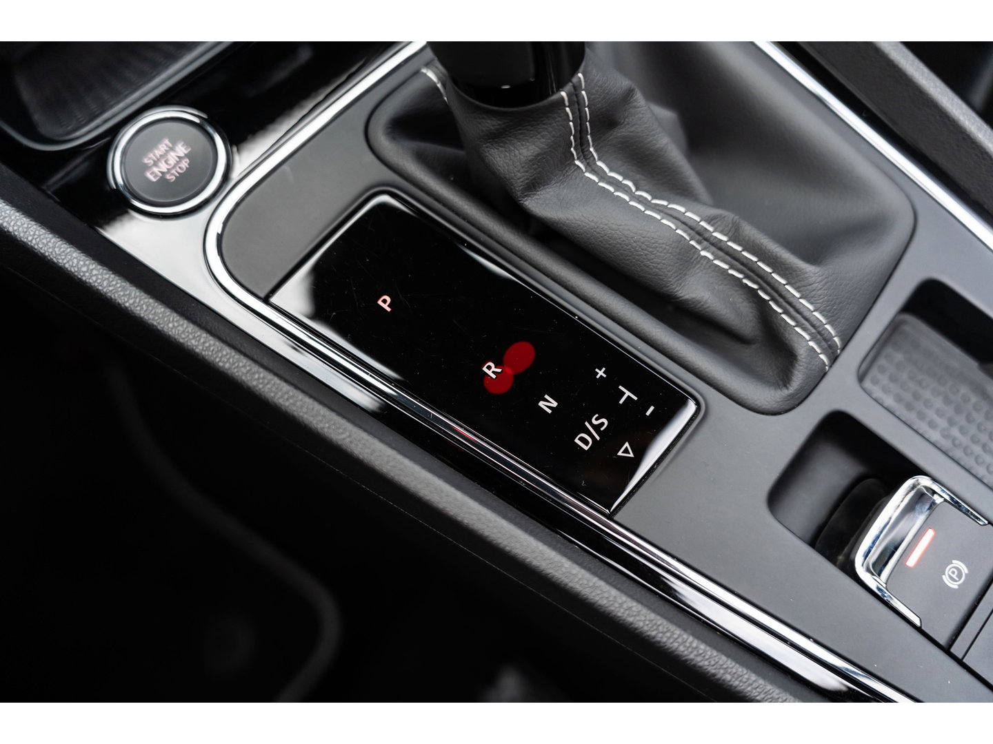 SEAT Leon ST 2.0 TSI CUPRA 4DRIVE DYNAMIC GREY PANO BEATS