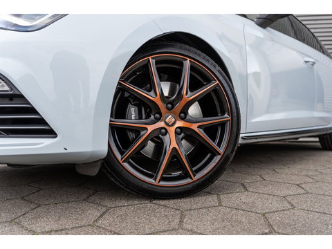 SEAT Leon ST 2.0 TSI CUPRA 4DRIVE DYNAMIC GREY PANO BEATS