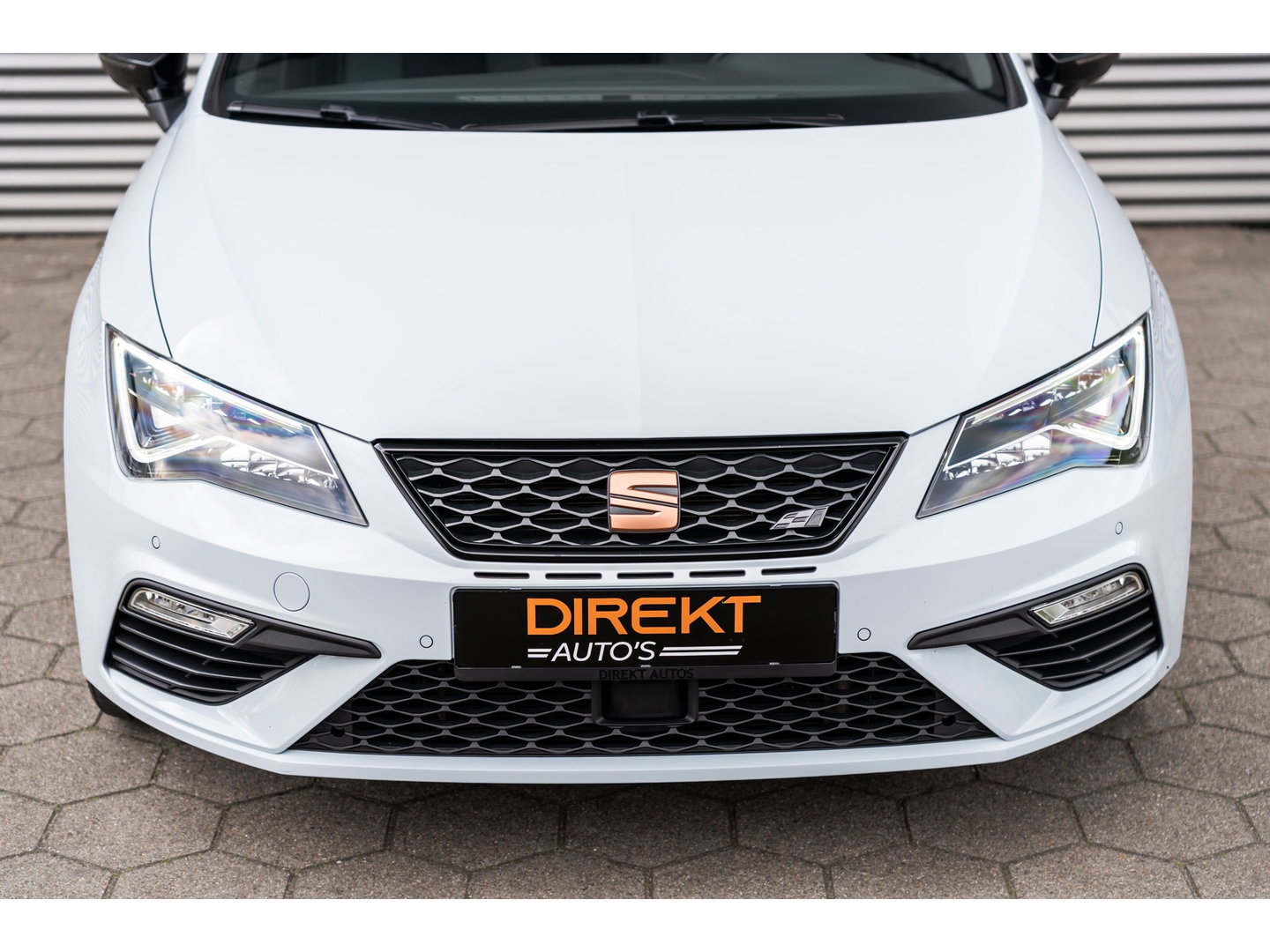 SEAT Leon ST 2.0 TSI CUPRA 4DRIVE DYNAMIC GREY PANO BEATS