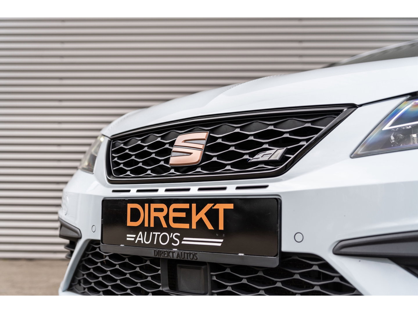 SEAT Leon ST 2.0 TSI CUPRA 4DRIVE DYNAMIC GREY PANO BEATS