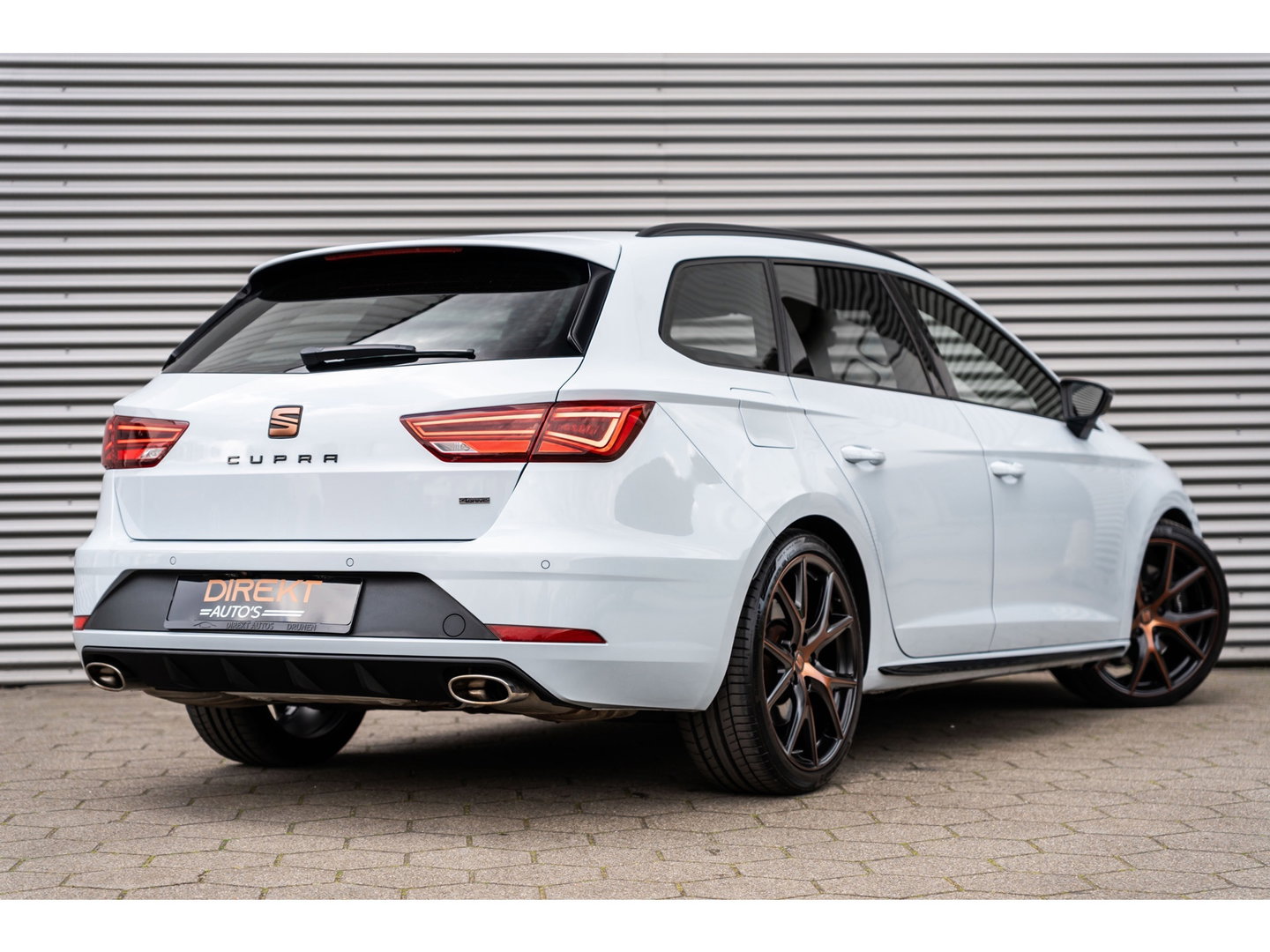 SEAT Leon ST 2.0 TSI CUPRA 4DRIVE DYNAMIC GREY PANO BEATS