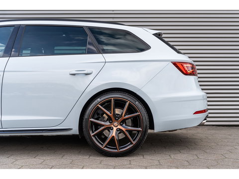 SEAT Leon ST 2.0 TSI CUPRA 4DRIVE DYNAMIC GREY PANO BEATS