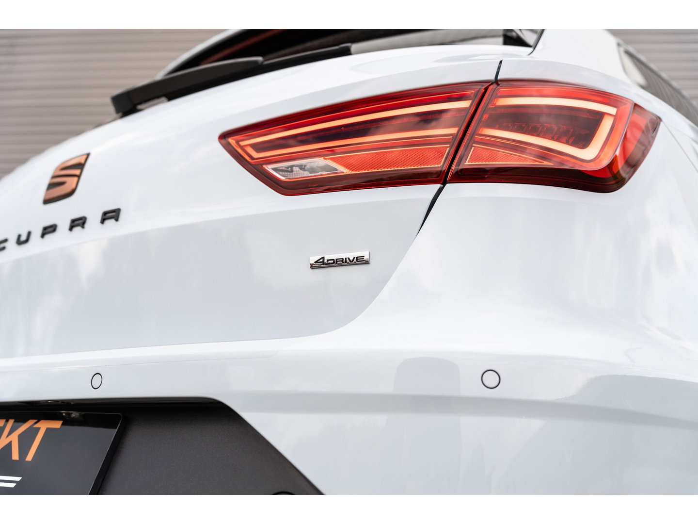 SEAT Leon ST 2.0 TSI CUPRA 4DRIVE DYNAMIC GREY PANO BEATS