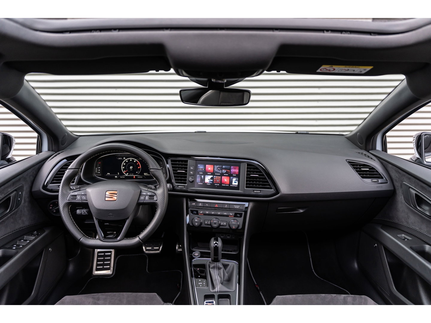 SEAT Leon ST 2.0 TSI CUPRA 4DRIVE DYNAMIC GREY PANO BEATS