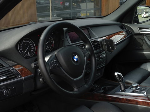 BMW X5 4.8is V8 355PK / High Exc. / M-pakket / LED