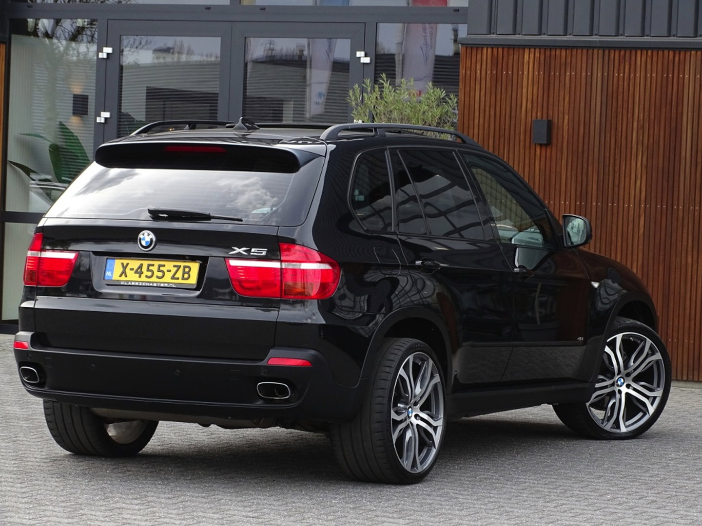 BMW X5 4.8is V8 355PK / High Exc. / M-pakket / LED