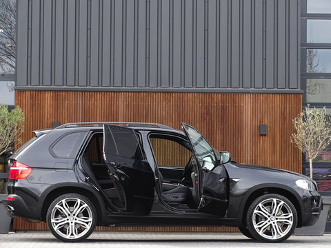 BMW X5 4.8is V8 355PK / High Exc. / M-pakket / LED
