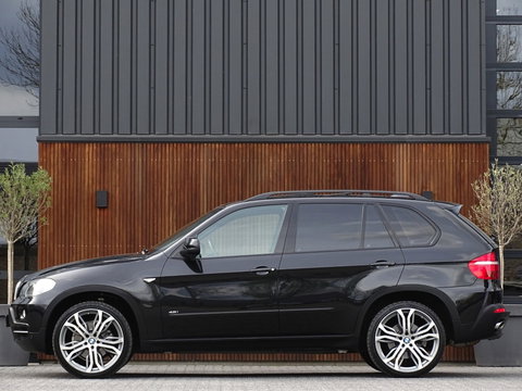 BMW X5 4.8is V8 355PK / High Exc. / M-pakket / LED