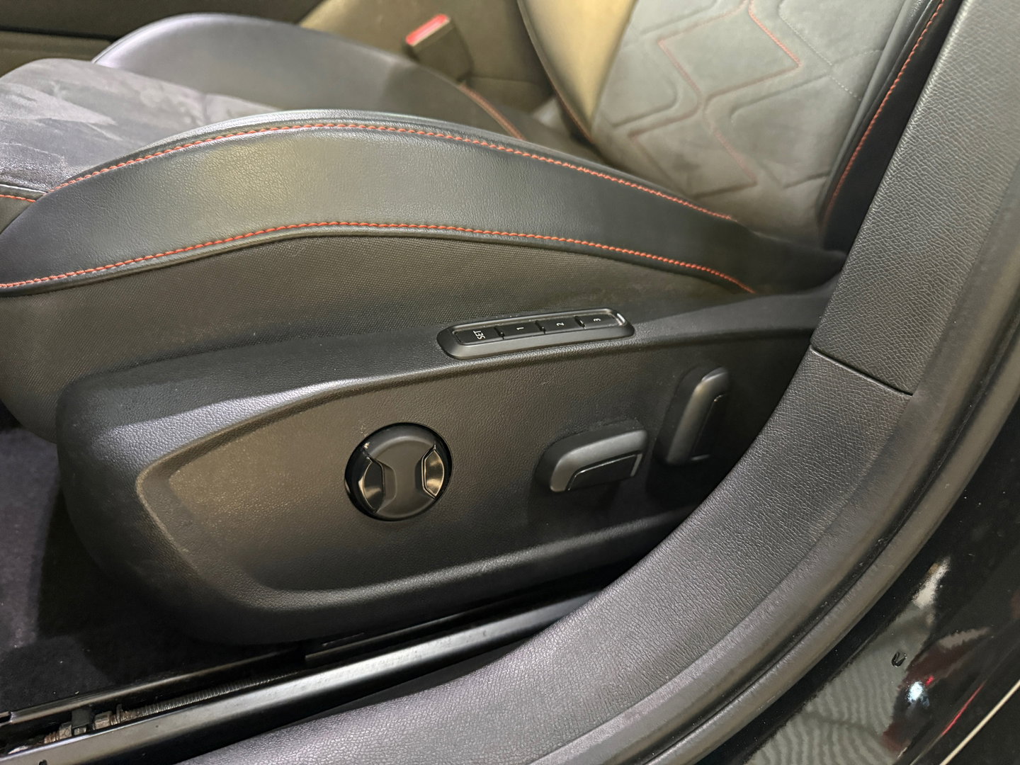 SEAT Leon 1.4 TSI eHybrid PHEV FR Pano*Memorry*cam