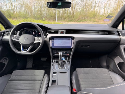 Volkswagen Passat Variant 1.4 TSI PHEV GTE PANORAMDAK VIRTUAL COCKPIT LEER NAVI CAMERA IQ-MATRIX ELECTR-TREKHAAK