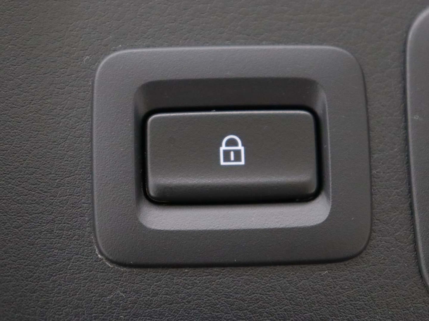 Mazda 3 2.0 e-SkyActiv-G M Hybrid 150 Homura | Stoelverwarming | Head-Up | Adaptive cruise | Camera | Carplay | Keyless | Full LED | Navigatie | Dodehoek detectie | 58.800km NAP | Origineel NL