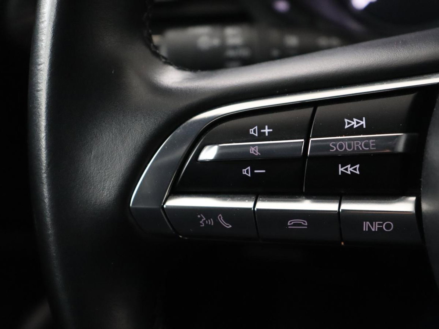 Mazda 3 2.0 e-SkyActiv-G M Hybrid 150 Homura | Stoelverwarming | Head-Up | Adaptive cruise | Camera | Carplay | Keyless | Full LED | Navigatie | Dodehoek detectie | 58.800km NAP | Origineel NL