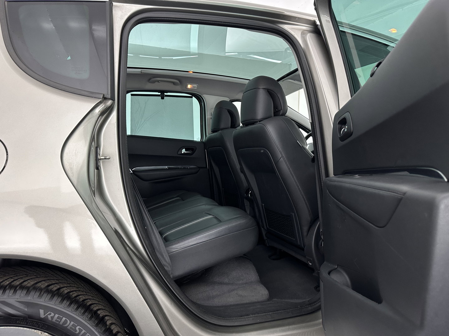 Peugeot 3008 1.6 THP Online *PANO | HEAD-UP | LEATHER | NAVI-FULLMAP | HEATED-COMFORTSEATS | ECC | PDC | CRUISE | 18''ALU | TOWBAR*