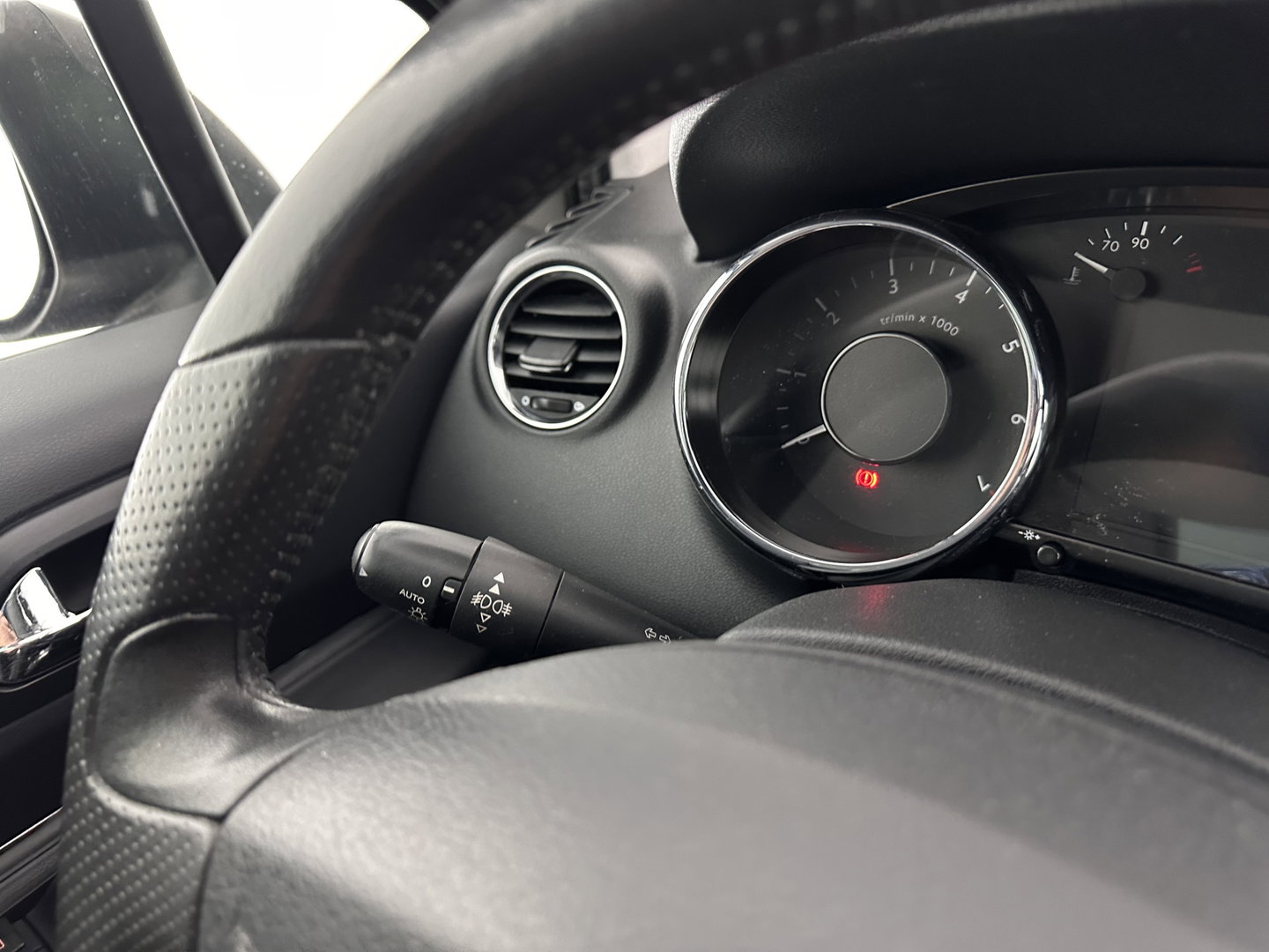 Peugeot 3008 1.6 THP Online *PANO | HEAD-UP | LEATHER | NAVI-FULLMAP | HEATED-COMFORTSEATS | ECC | PDC | CRUISE | 18''ALU | TOWBAR*