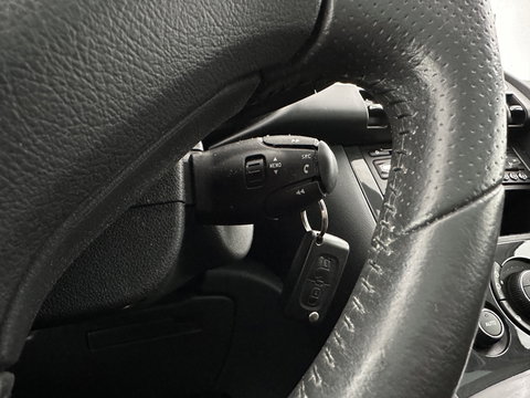 Peugeot 3008 1.6 THP Online *PANO | HEAD-UP | LEATHER | NAVI-FULLMAP | HEATED-COMFORTSEATS | ECC | PDC | CRUISE | 18''ALU | TOWBAR*