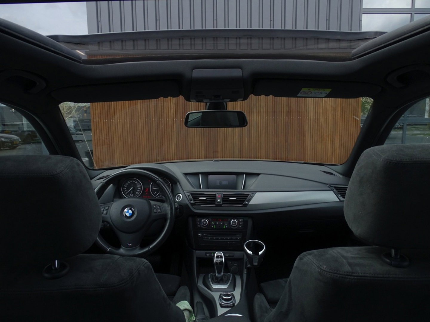 BMW X1 18d sDrive 143PK / M-Sport / Automaat / pano / LED