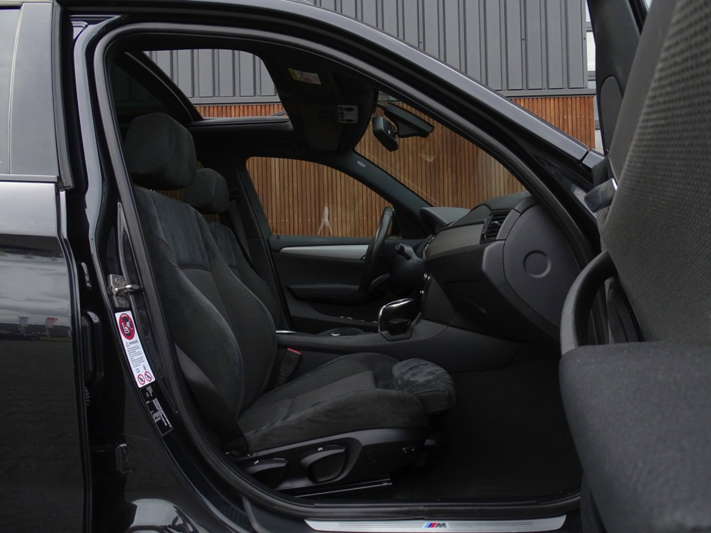 BMW X1 18d sDrive 143PK / M-Sport / Automaat / pano / LED