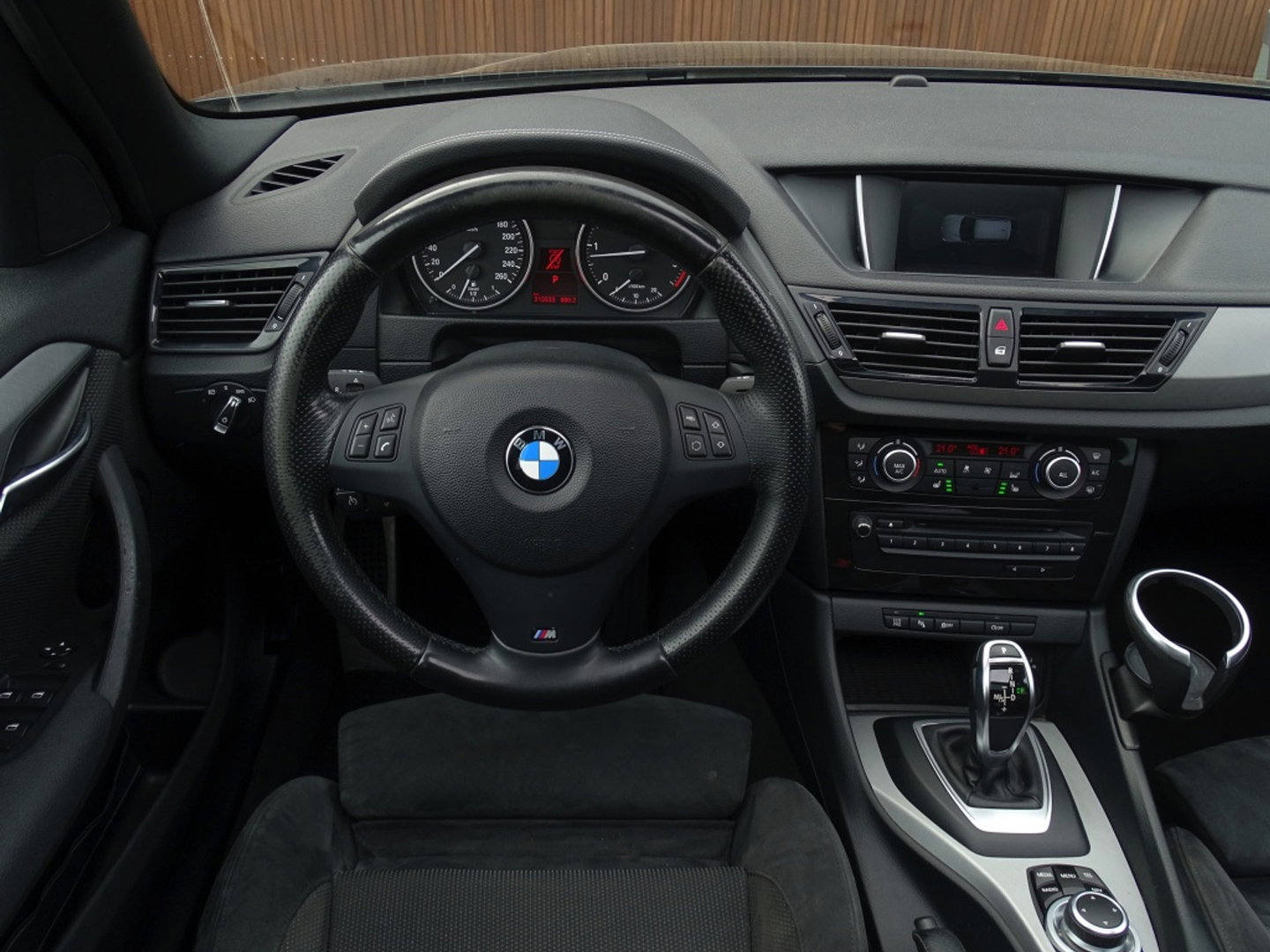 BMW X1 18d sDrive 143PK / M-Sport / Automaat / pano / LED