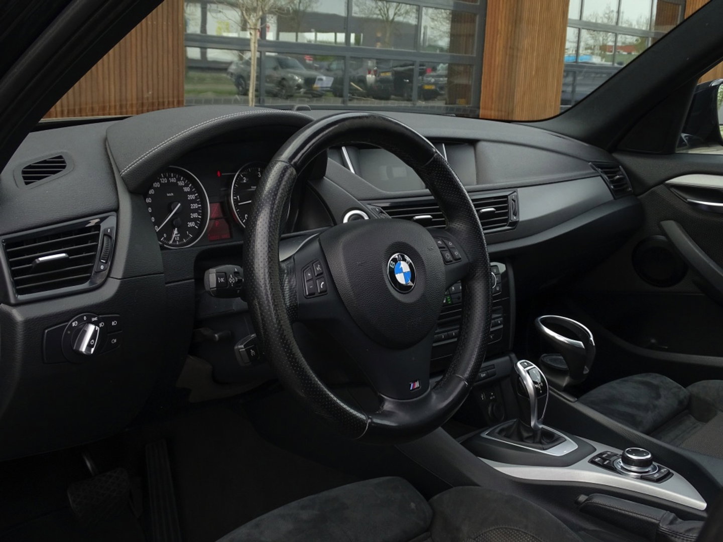 BMW X1 18d sDrive 143PK / M-Sport / Automaat / pano / LED