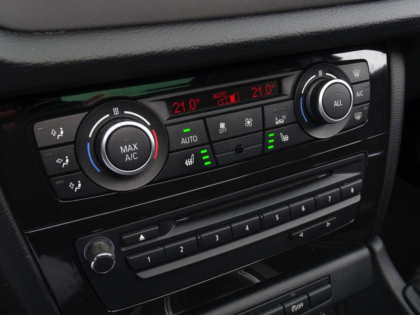 BMW X1 18d sDrive 143PK / M-Sport / Automaat / pano / LED