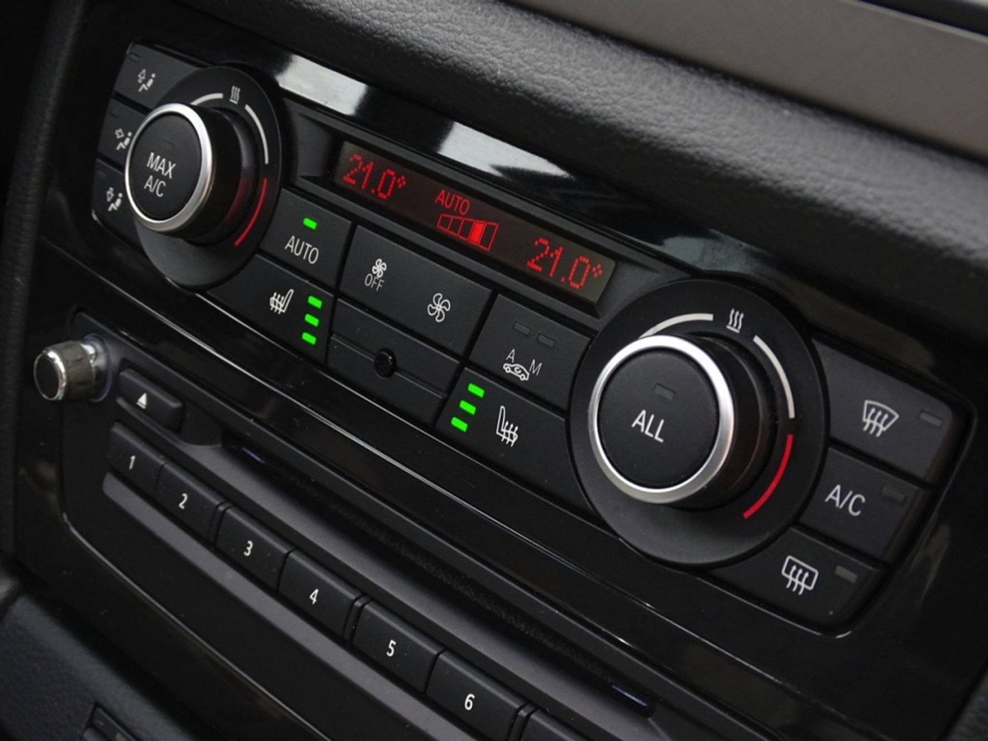 BMW X1 18d sDrive 143PK / M-Sport / Automaat / pano / LED