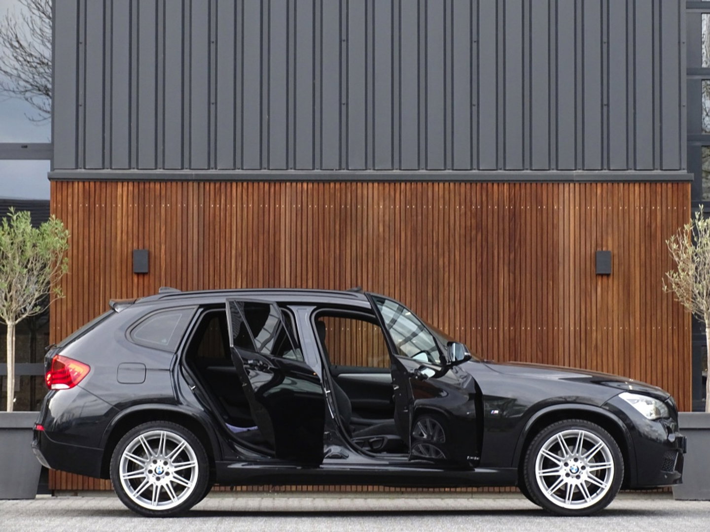 BMW X1 18d sDrive 143PK / M-Sport / Automaat / pano / LED