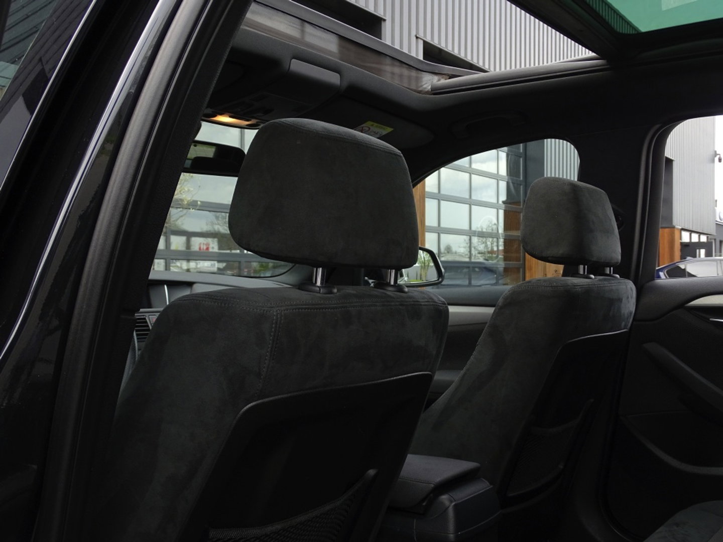 BMW X1 18d sDrive 143PK / M-Sport / Automaat / pano / LED