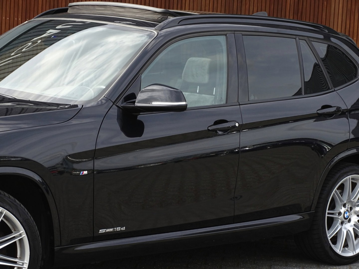 BMW X1 18d sDrive 143PK / M-Sport / Automaat / pano / LED