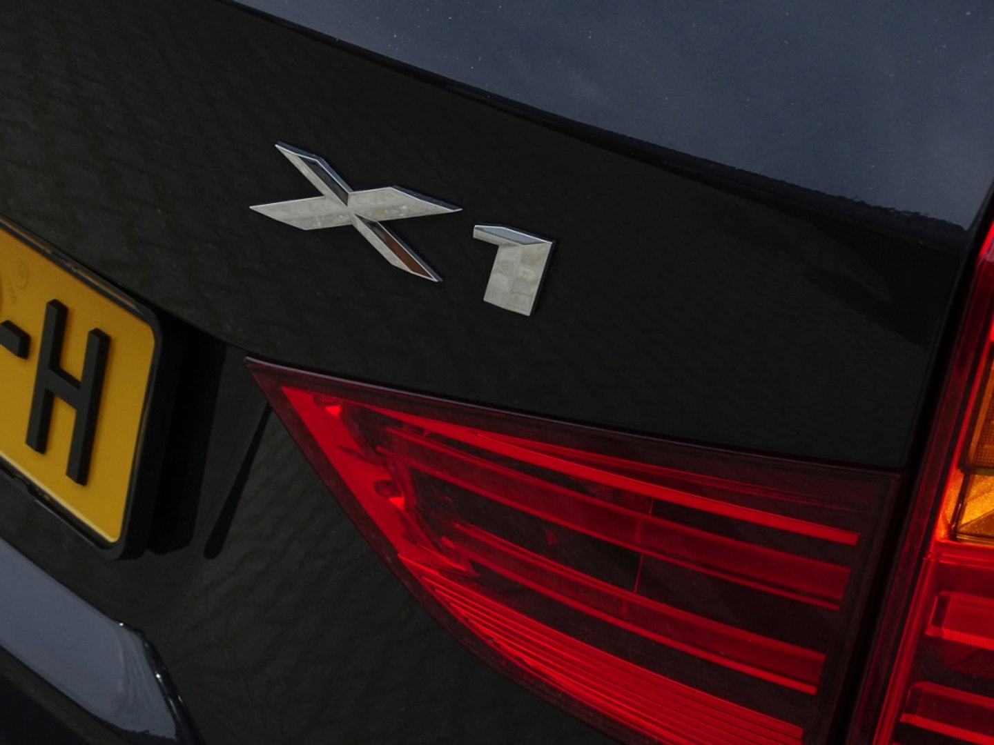 BMW X1 18d sDrive 143PK / M-Sport / Automaat / pano / LED