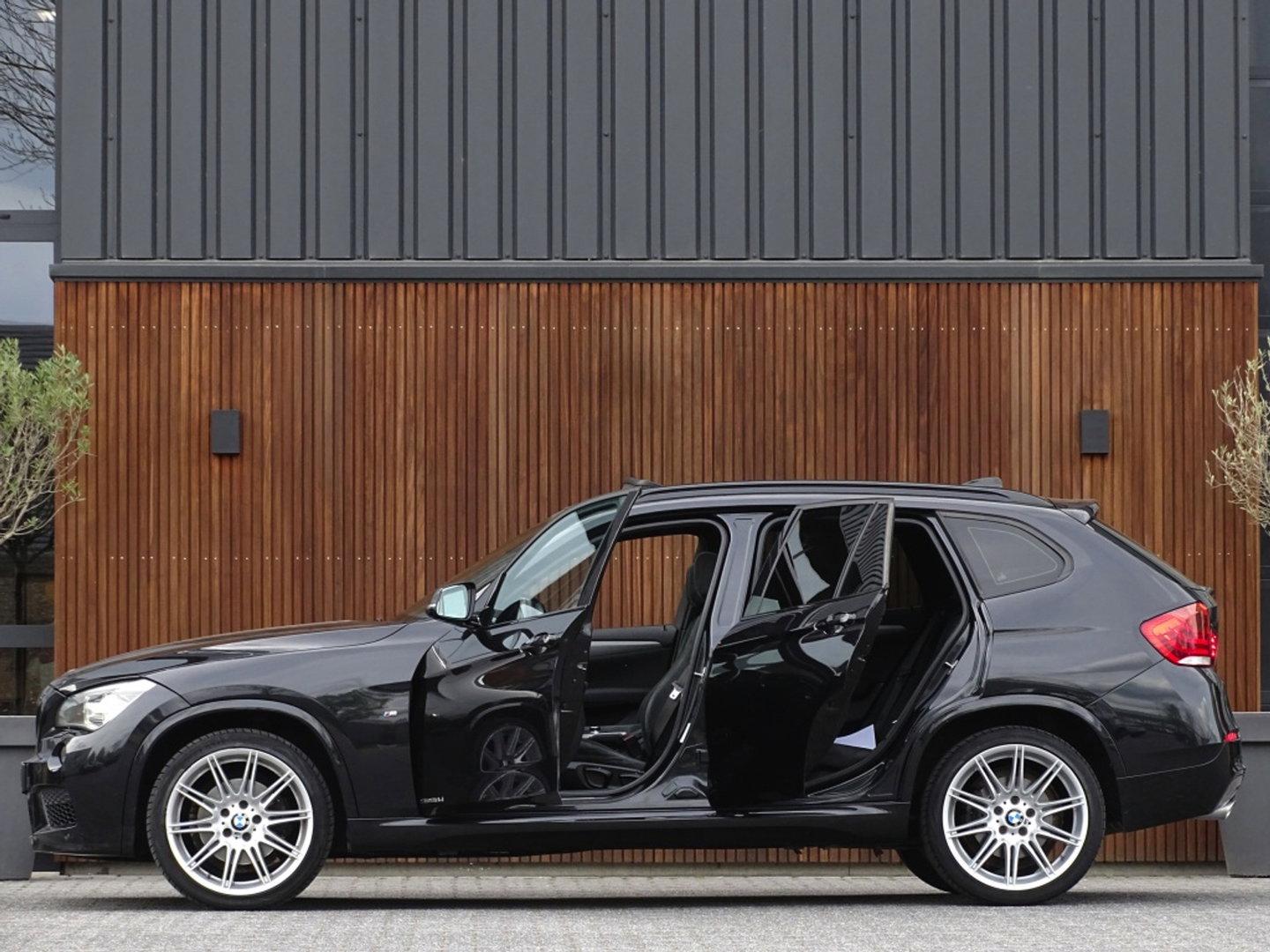 BMW X1 18d sDrive 143PK / M-Sport / Automaat / pano / LED