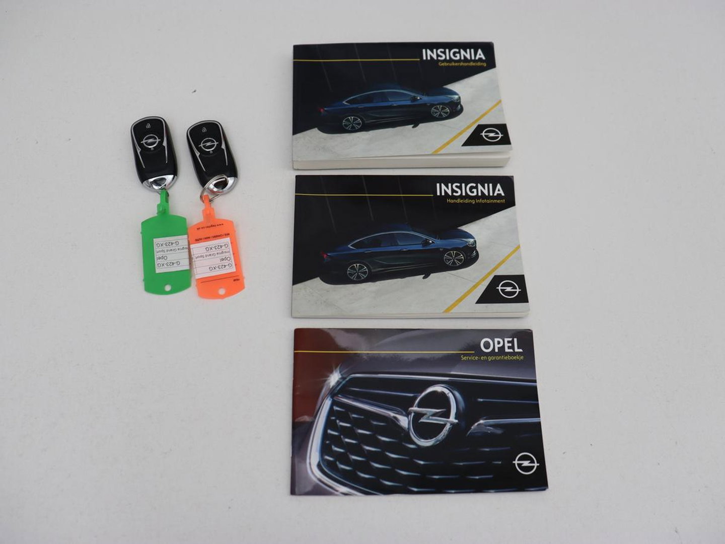 Opel Insignia 1.6 Turbo Innovation | 1e eigenaar | 55.500km NAP | Head-Up | Matrix-LED | Carplay | Navigatie | Camera | Keyless | Dodehoek detectie | Parkeerhulp | Cruise control | Climate control