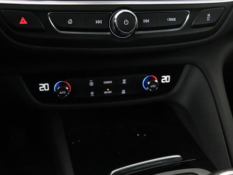 Opel Insignia 1.6 Turbo Innovation | 1e eigenaar | 55.500km NAP | Head-Up | Matrix-LED | Carplay | Navigatie | Camera | Keyless | Dodehoek detectie | Parkeerhulp | Cruise control | Climate control