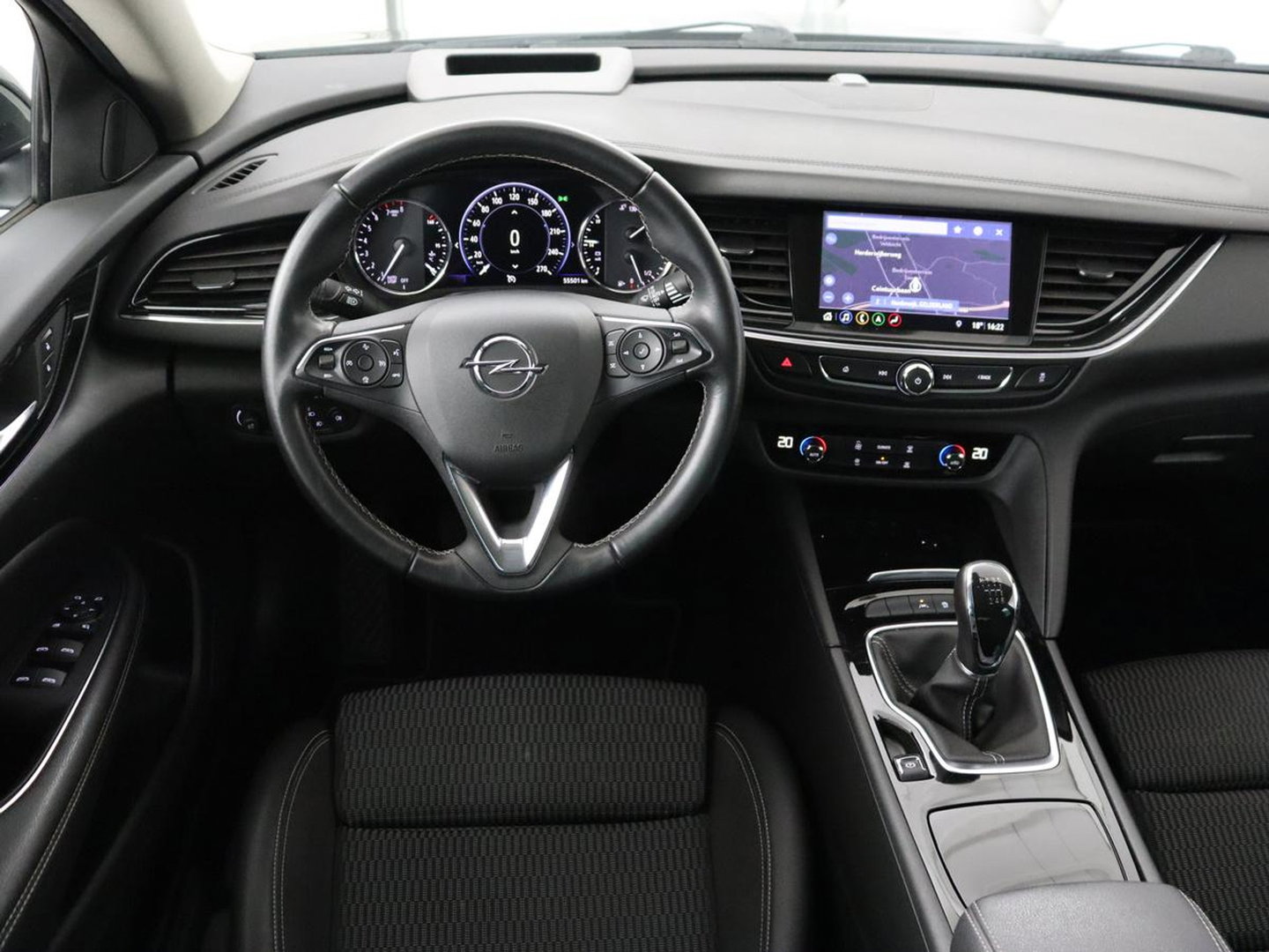 Opel Insignia 1.6 Turbo Innovation | 1e eigenaar | 55.500km NAP | Head-Up | Matrix-LED | Carplay | Navigatie | Camera | Keyless | Dodehoek detectie | Parkeerhulp | Cruise control | Climate control