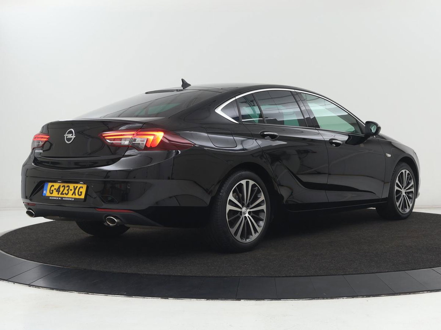 Opel Insignia 1.6 Turbo Innovation | 1e eigenaar | 55.500km NAP | Head-Up | Matrix-LED | Carplay | Navigatie | Camera | Keyless | Dodehoek detectie | Parkeerhulp | Cruise control | Climate control