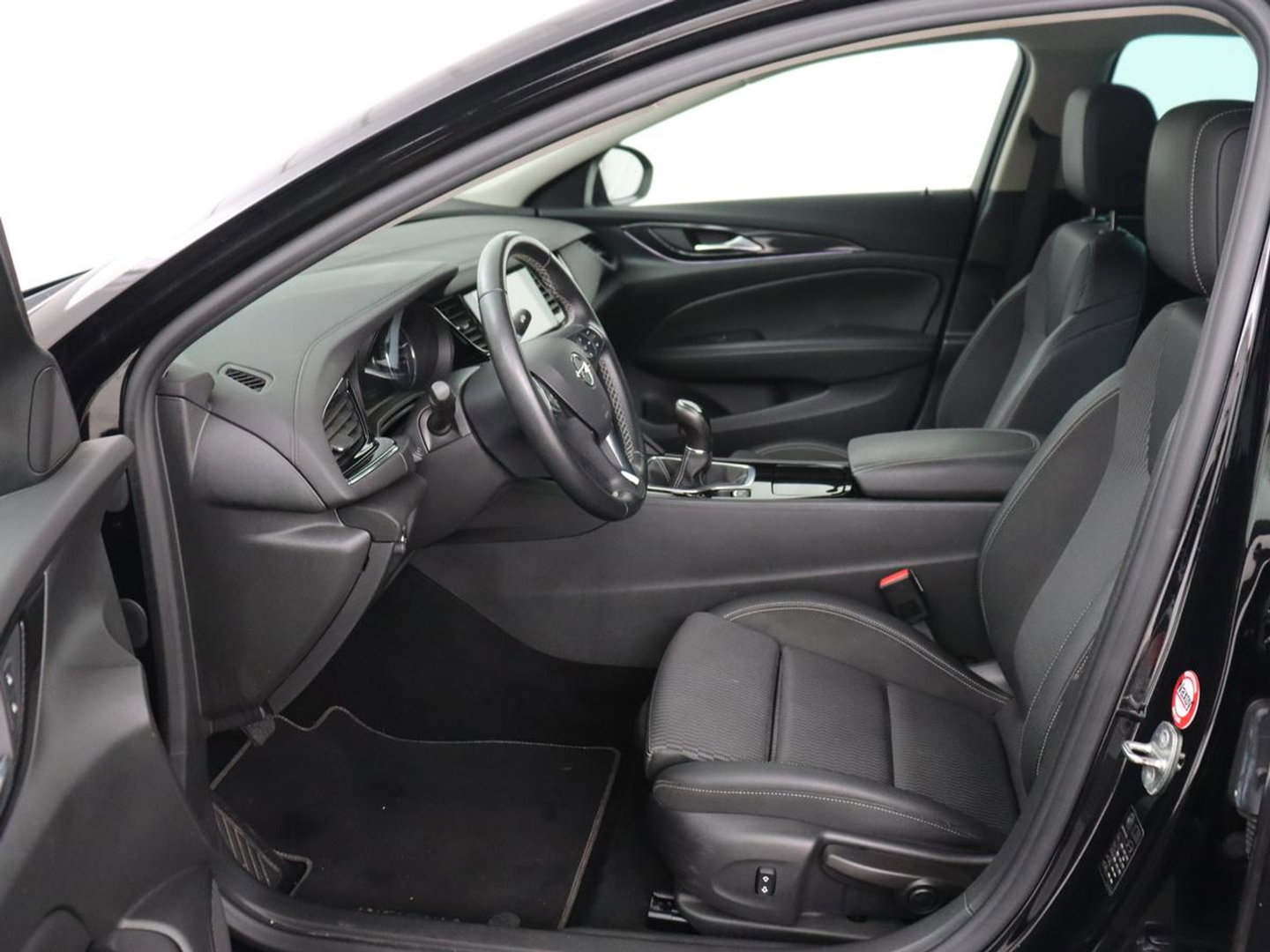 Opel Insignia 1.6 Turbo Innovation | 1e eigenaar | 55.500km NAP | Head-Up | Matrix-LED | Carplay | Navigatie | Camera | Keyless | Dodehoek detectie | Parkeerhulp | Cruise control | Climate control