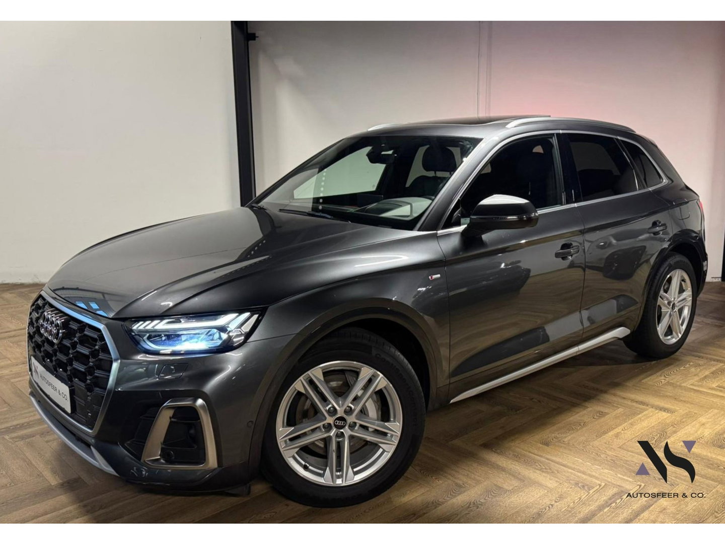 Audi Q5 55 TFSI e S edition Competition S-LINE PANO KEYLESS CAM